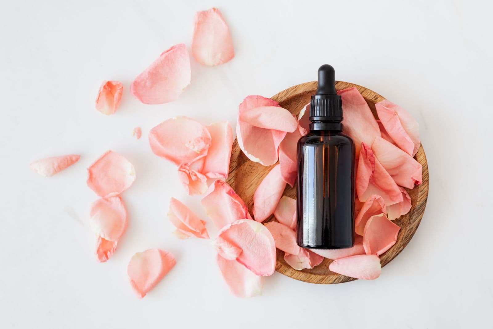 Peroxid de benzoil: Duac medicament vs Kurac cosmetic, ce ceri la ghișeu